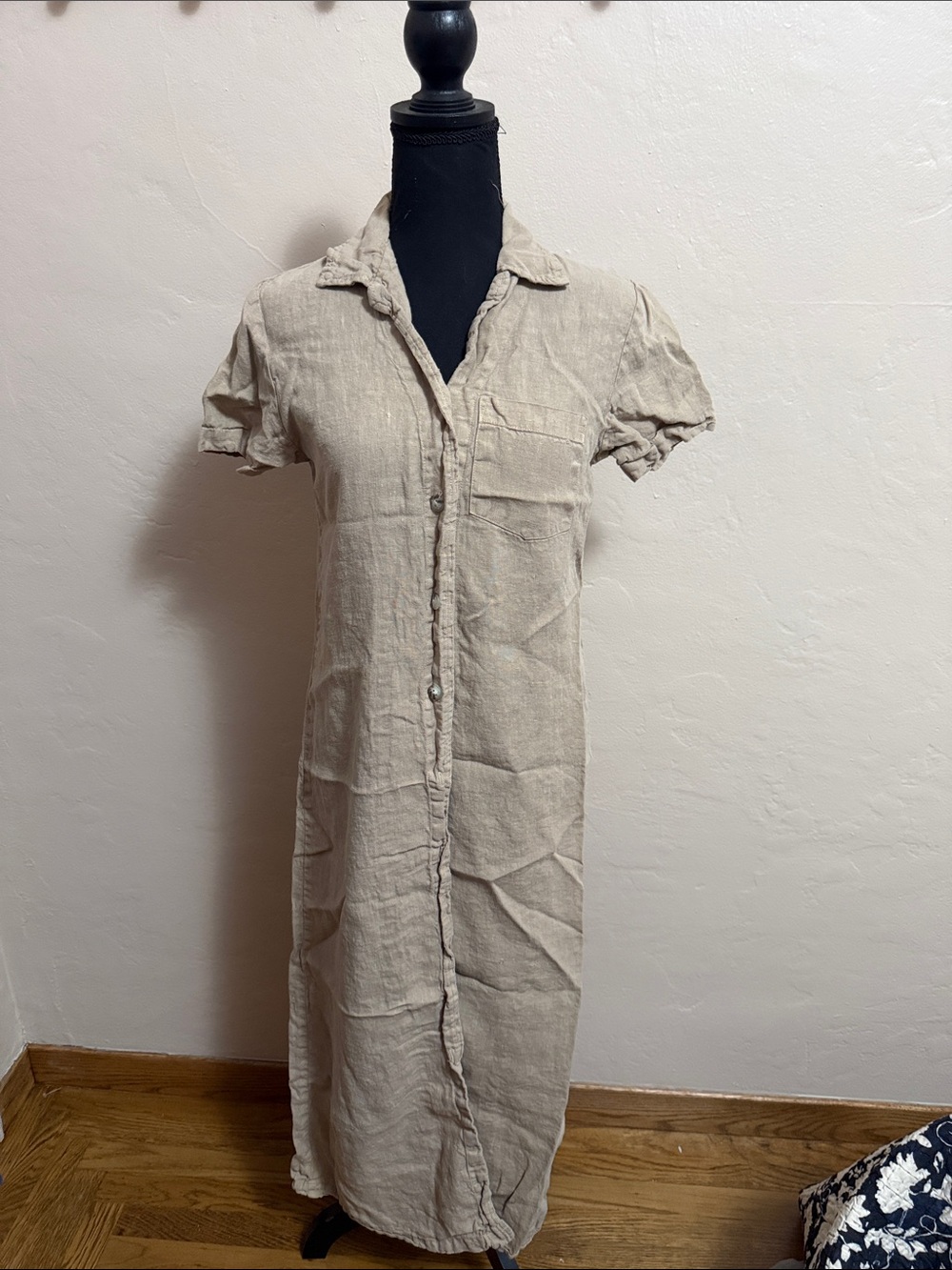 Cut loose Casual Button-Front Linen Shirt Dress in Light Beige